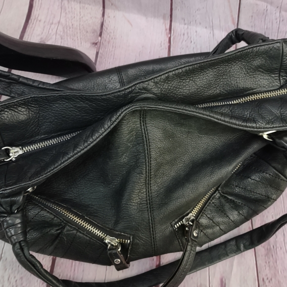 B. Makowsky Black Genuine Leather Slouchy Boho Bucket Bag - Picture 13 of 13